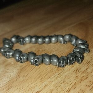 Martha Rotten Handcrafted skulls stretch bracelet